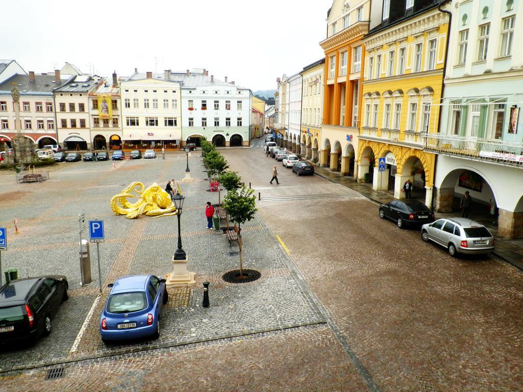Gl Hotel Trutnov Buitenkant foto