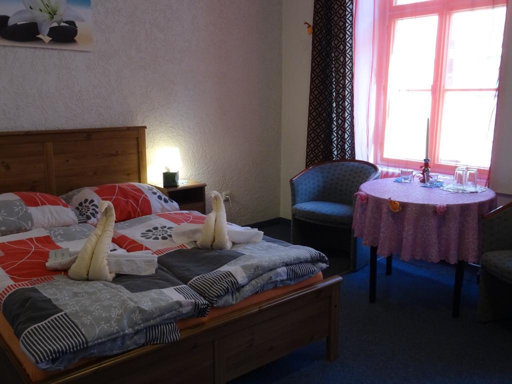 Gl Hotel Trutnov Buitenkant foto