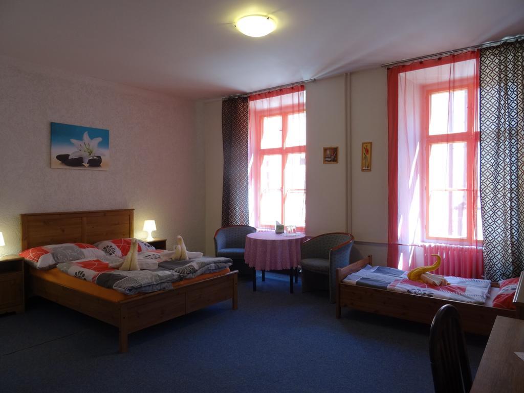 Gl Hotel Trutnov Buitenkant foto