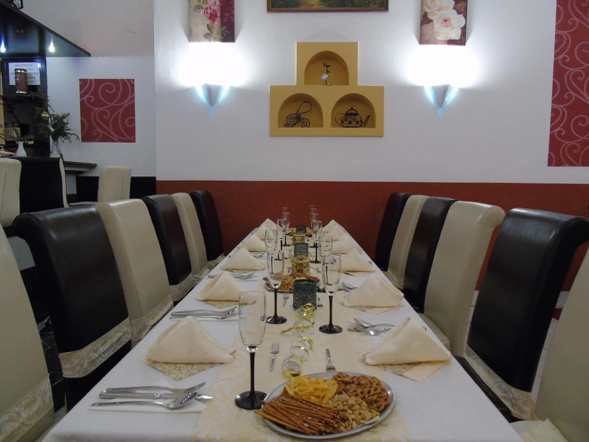 Gl Hotel Trutnov Buitenkant foto