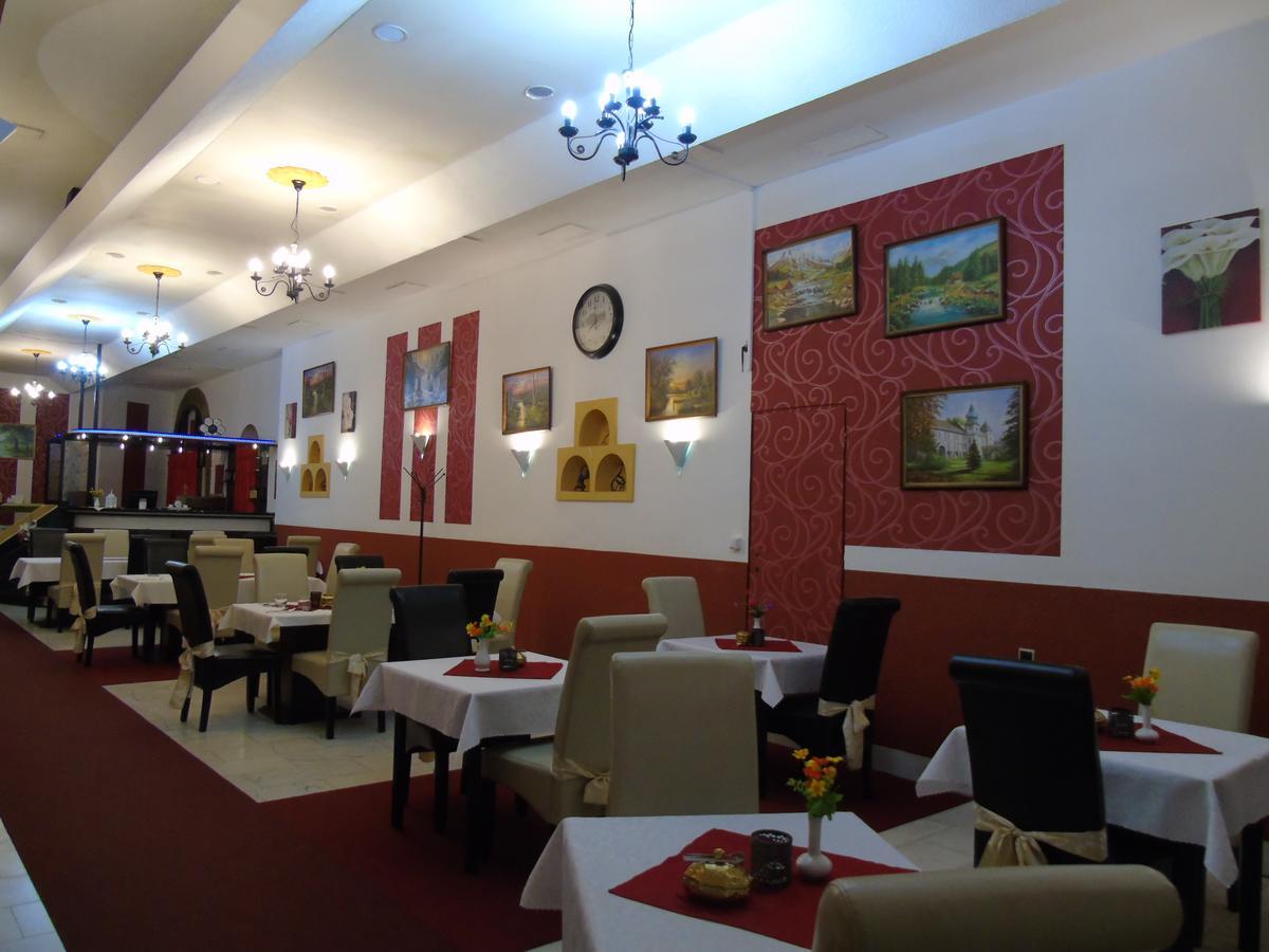 Gl Hotel Trutnov Buitenkant foto