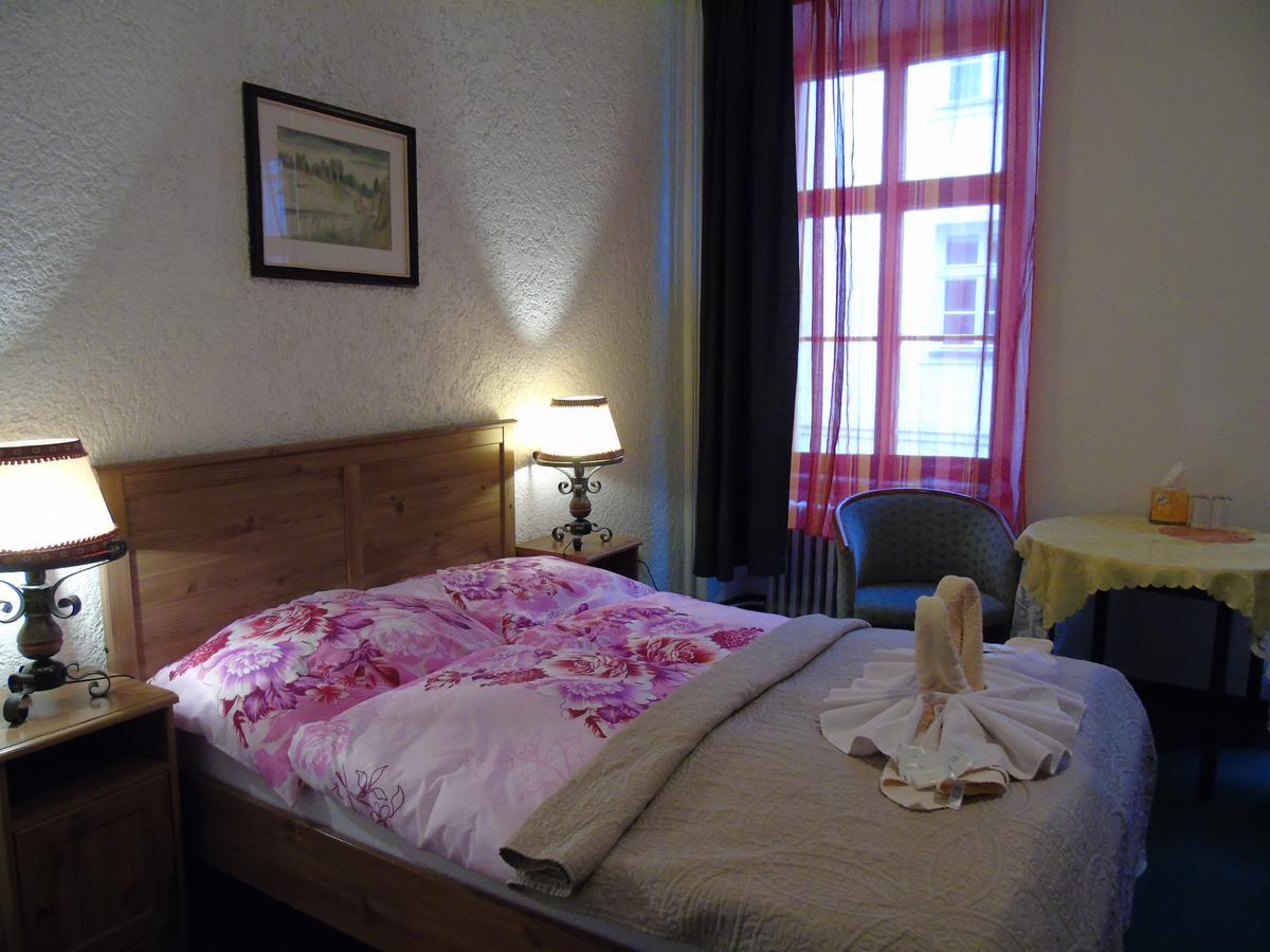 Gl Hotel Trutnov Buitenkant foto