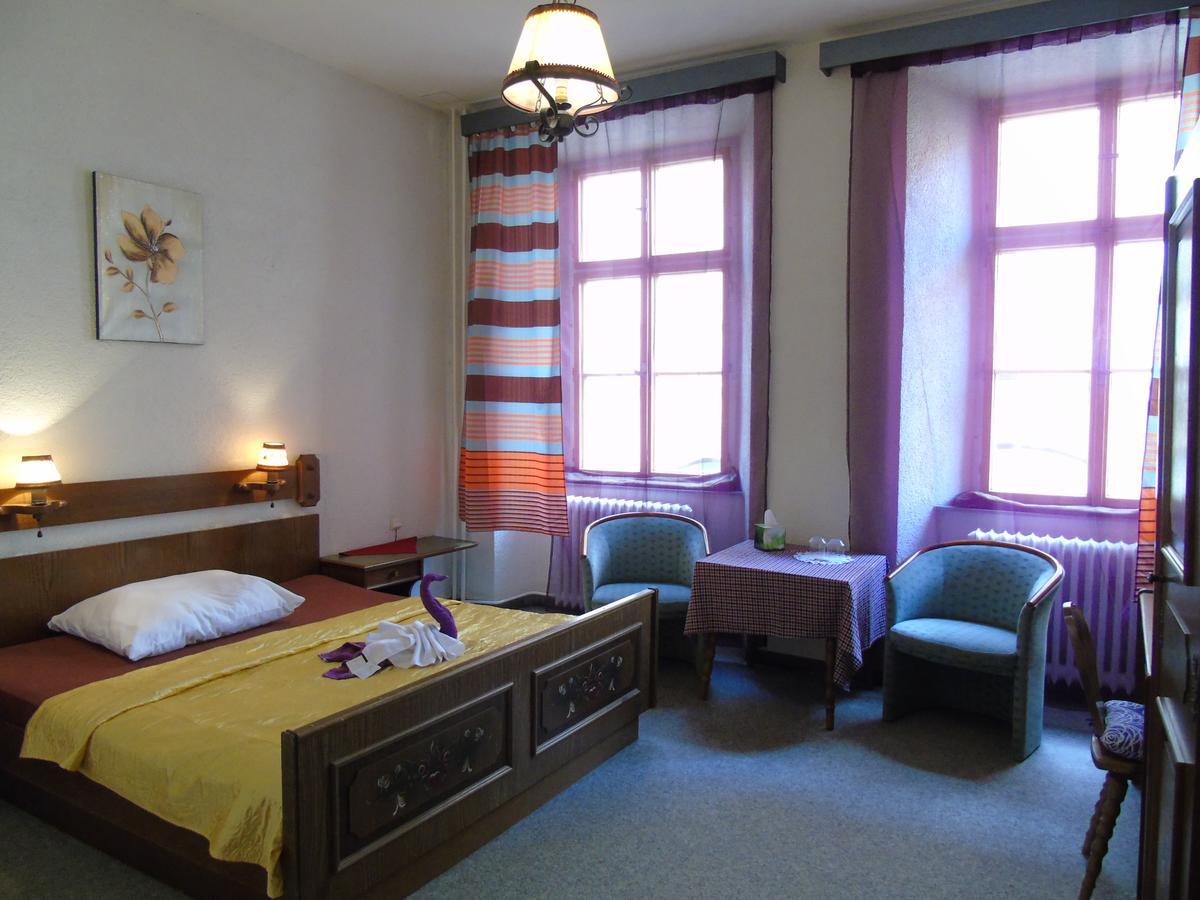Gl Hotel Trutnov Buitenkant foto