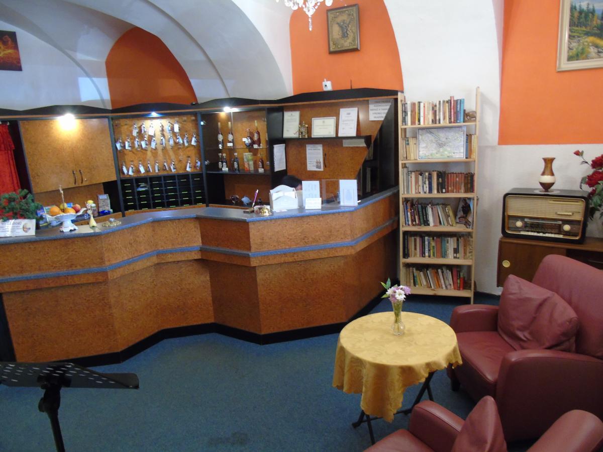 Gl Hotel Trutnov Buitenkant foto