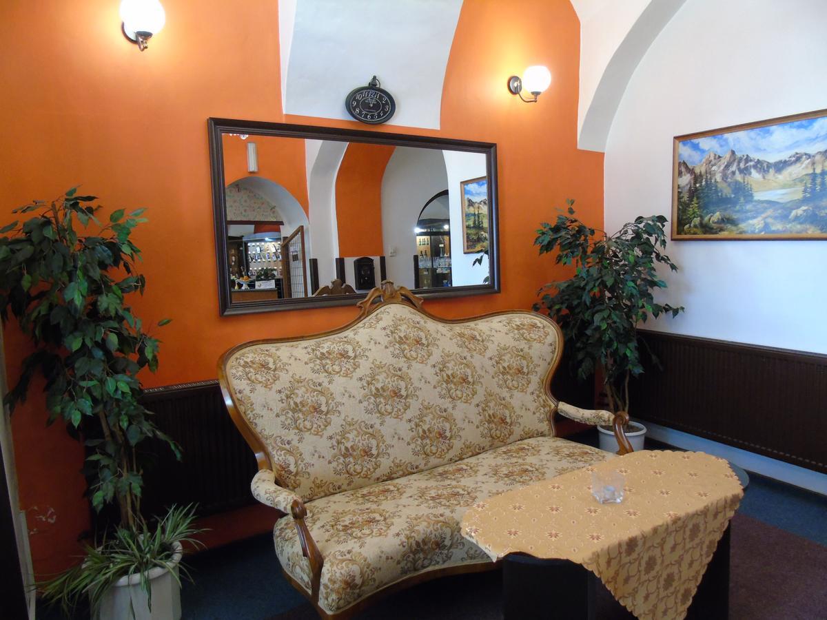 Gl Hotel Trutnov Buitenkant foto