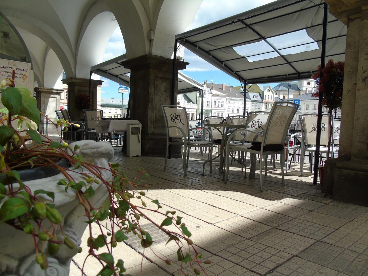 Gl Hotel Trutnov Buitenkant foto