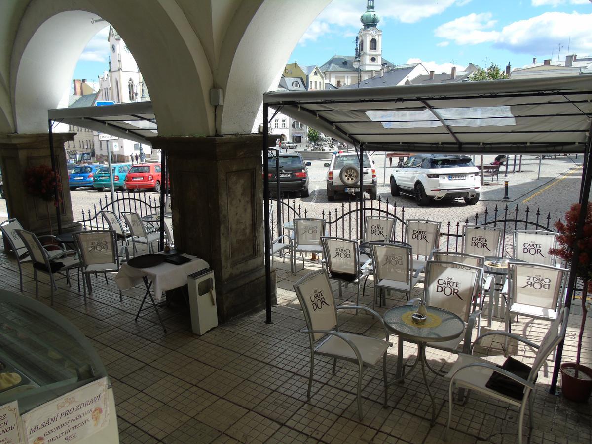 Gl Hotel Trutnov Buitenkant foto