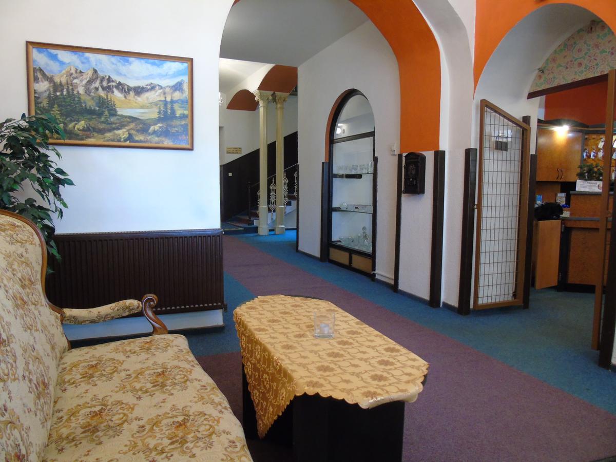 Gl Hotel Trutnov Buitenkant foto