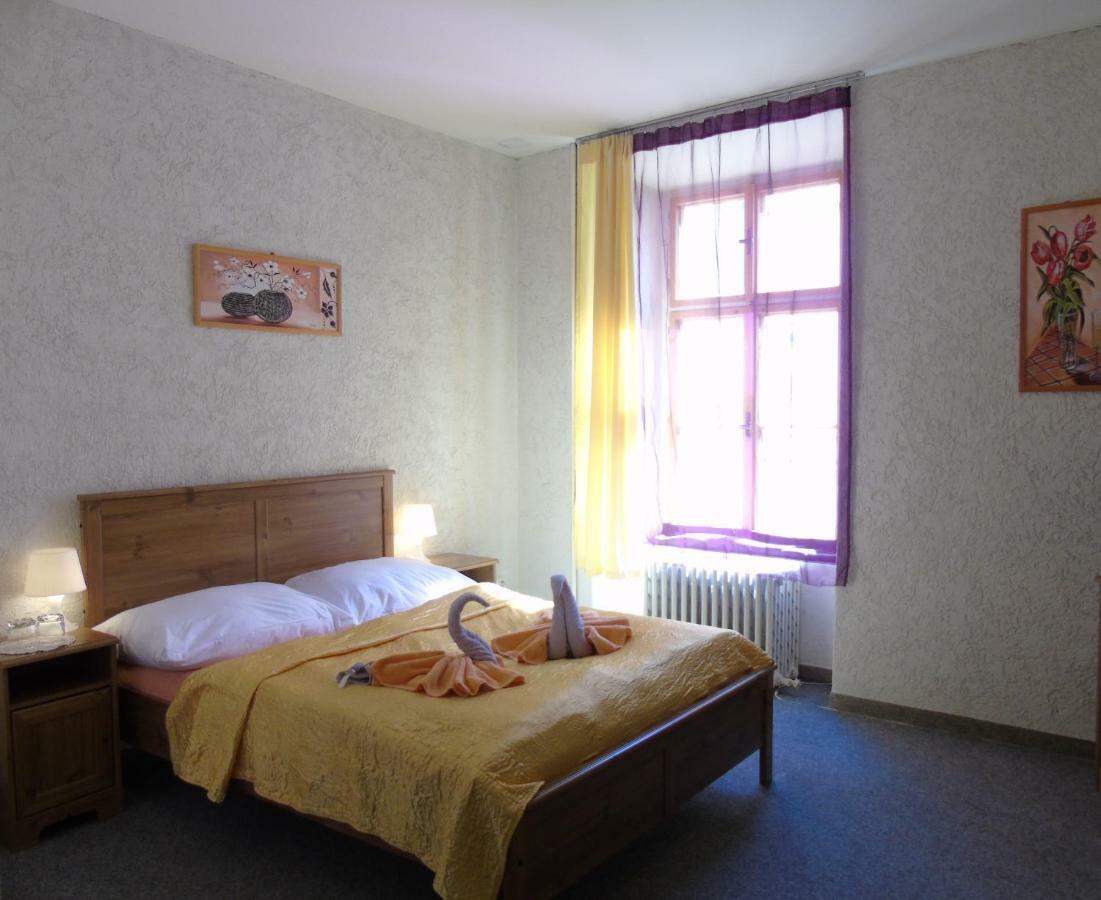 Gl Hotel Trutnov Buitenkant foto